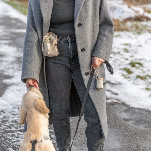 Jutalomfalat tartó velúr